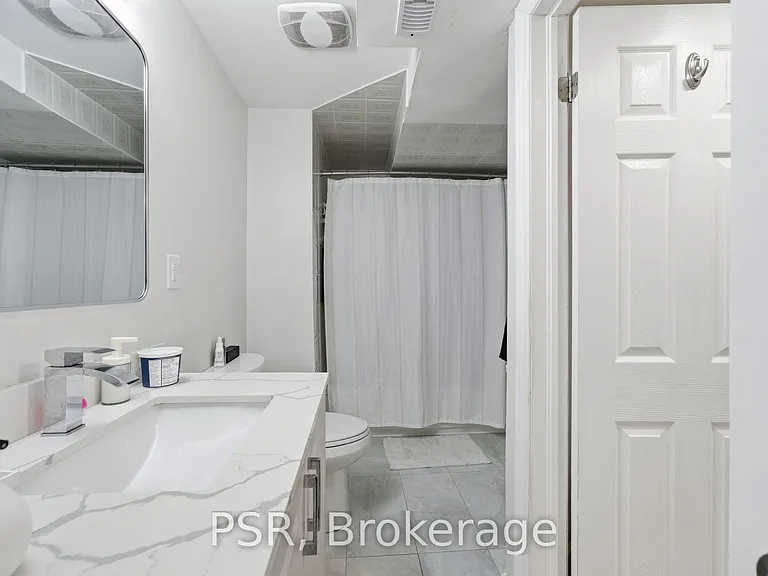 426 Arrowsmith Dr #LOWER — Photo 11