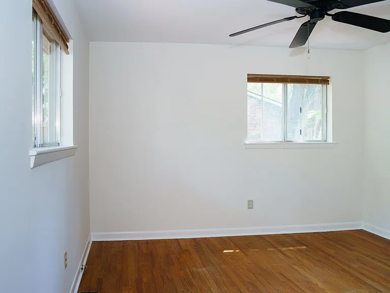 1606 Madrid Ave — Photo 32