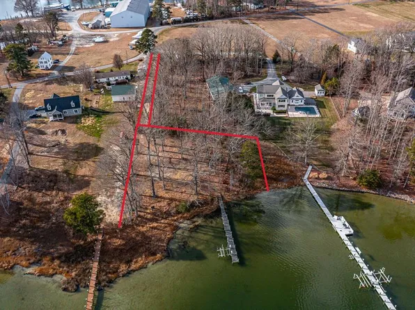 509 Buzzards Point Rd, Reedville, VA 22539