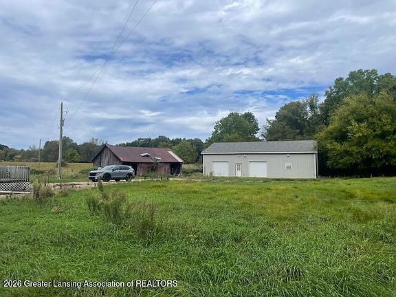2nd image of 16229 21 Mile Rd