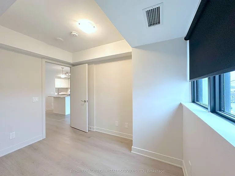 3385 Dundas St W #409 — Photo 8