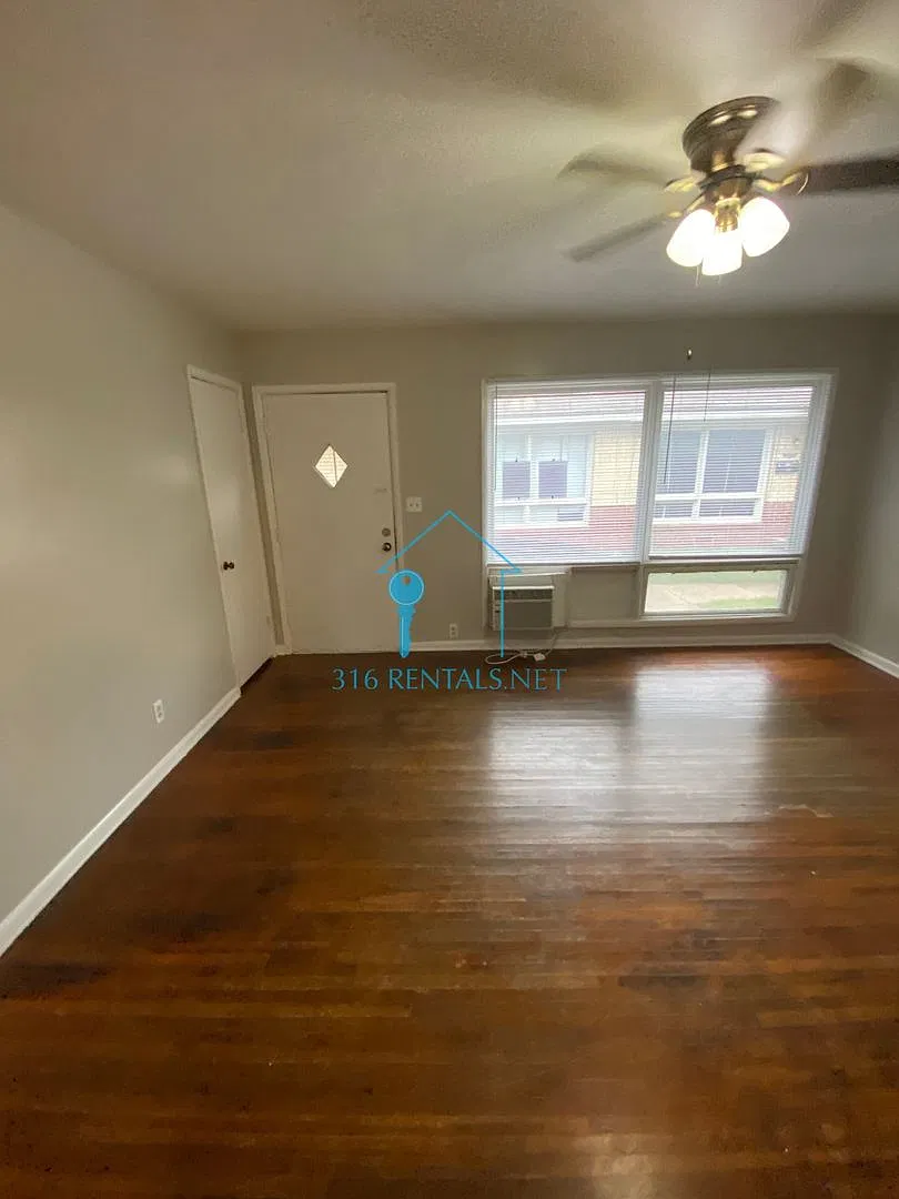2939 S Hydraulic Ave — Photo 2