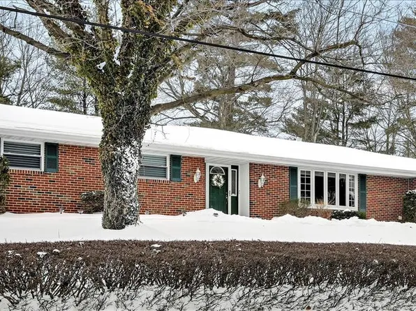 11 Bryn Mawr Ave, Pottsville, PA 17901