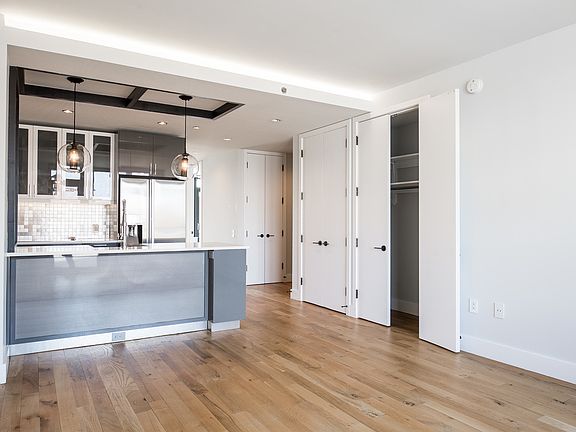 3rd image of 670 Pacific St APT 706