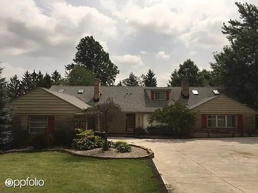 2577 Richmond Rd photo 1