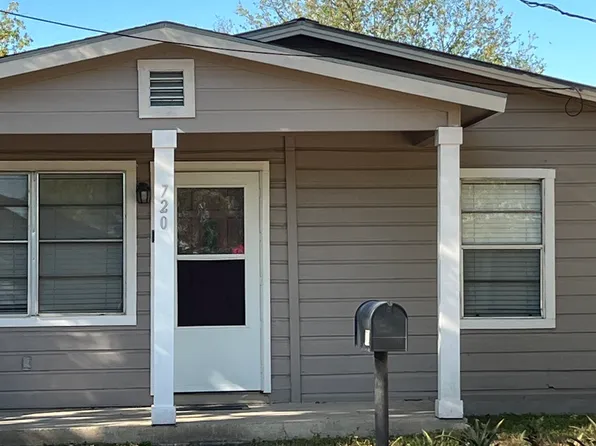 720 REYES ST, Uvalde, TX 78801