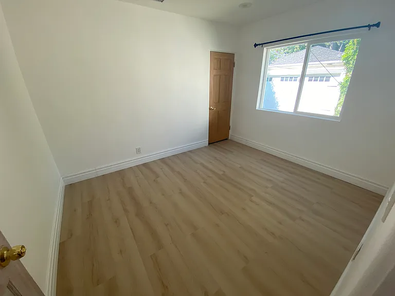 2710 Stoner Ave — Photo 23