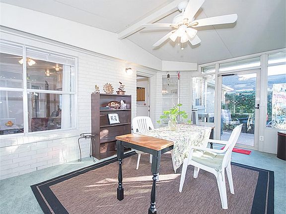 3rd image of 802 W Peach Hollow Cir
