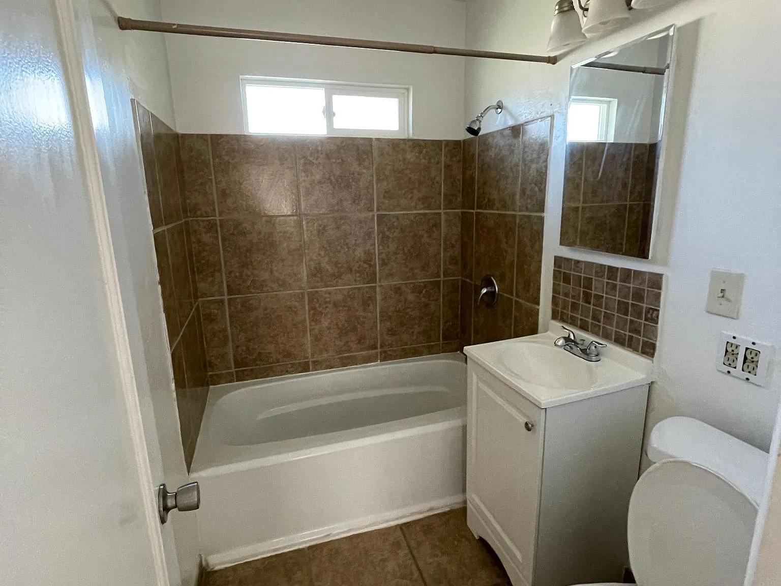 2114 E Peralta Way — Photo 3