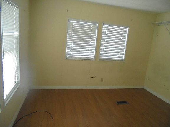 4th image of 19015 SE 15th Ln #115