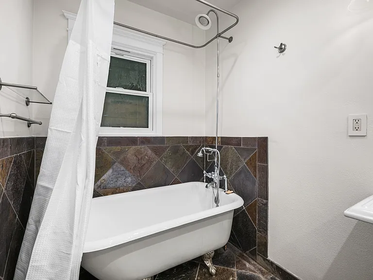5915 E Rosebay St — Photo 33