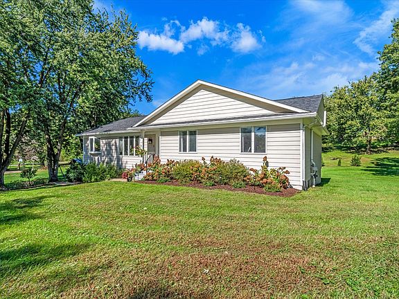 4th image of 11 Brookside Ct