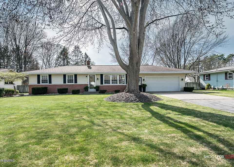 1st image of 774 Mayfield Ave