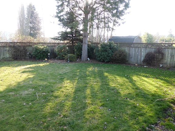 5th image of 111 Cowlitz Dr