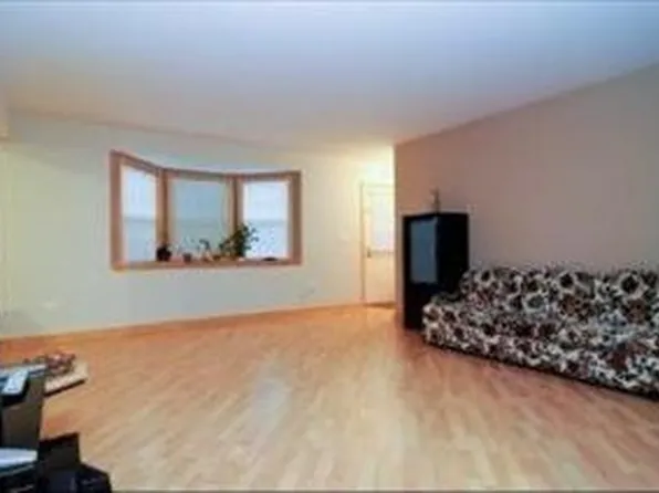 457 N Cambridge Dr, Palatine, IL 60067