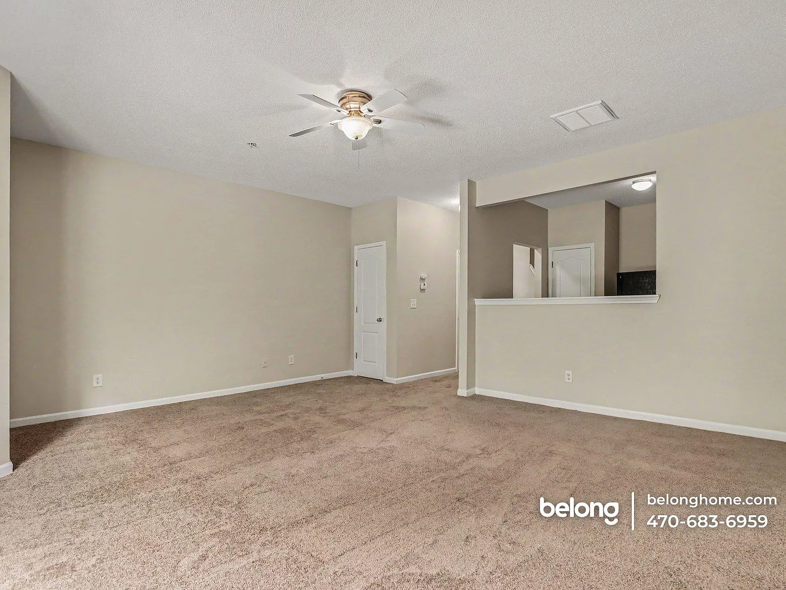 3 bed, 2.5 bath, 1452 sqft, $1,595 — Photo 2