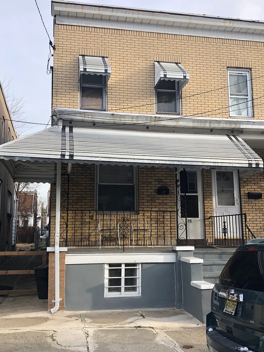 26 Dexter St photo 1
