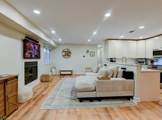 102 Woods Edge Dr Unit 102, Succasunna, NJ 07876