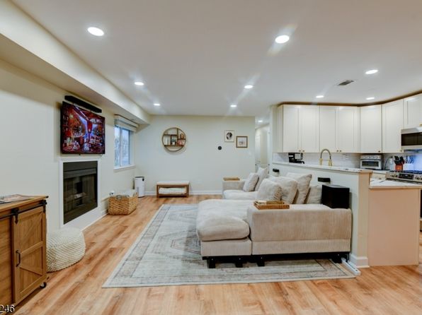 102 Woods Edge Dr Unit 102