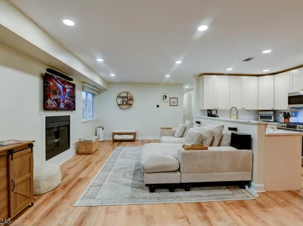 102 Woods Edge Dr Unit 102, Succasunna, NJ 07876