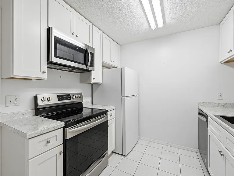 2210 Marsh Point Rd #2210 — Photo 11