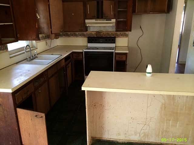 2nd image of 3014 Grove St