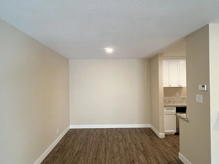 33 Hayward Ave #108 — Photo 5