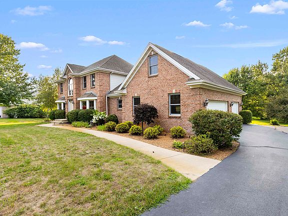 2nd image of 2364 Cairnwell Dr