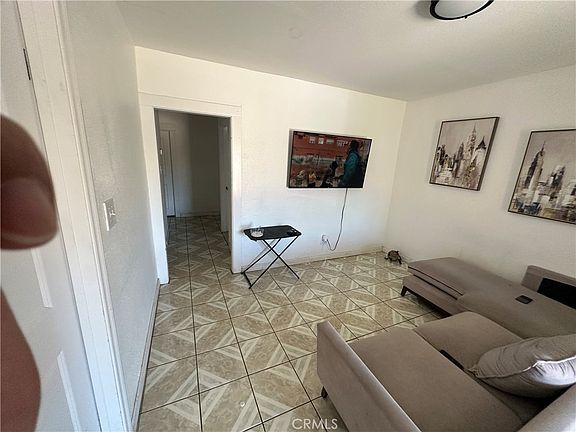 3rd image of 1116 W 78th St