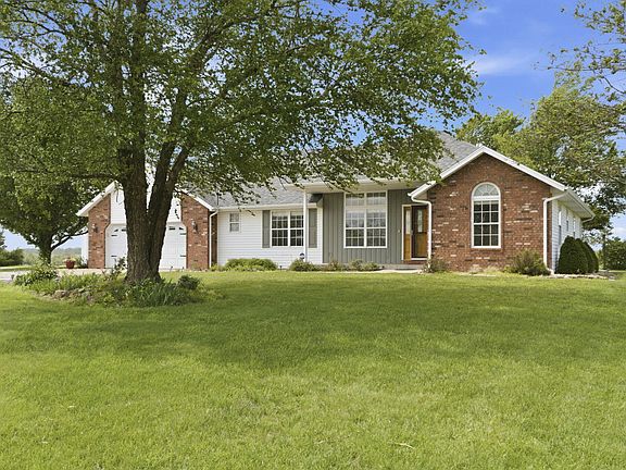 3rd image of 125 Hog Creek Road