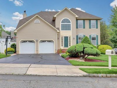 2 Lysbeth Ln, Matawan, NJ, 07747