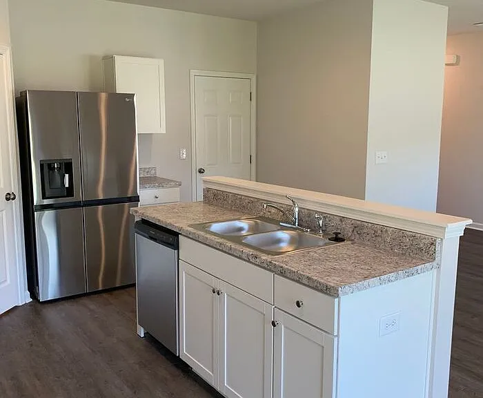 16357 Waterbury Ln — Photo 8