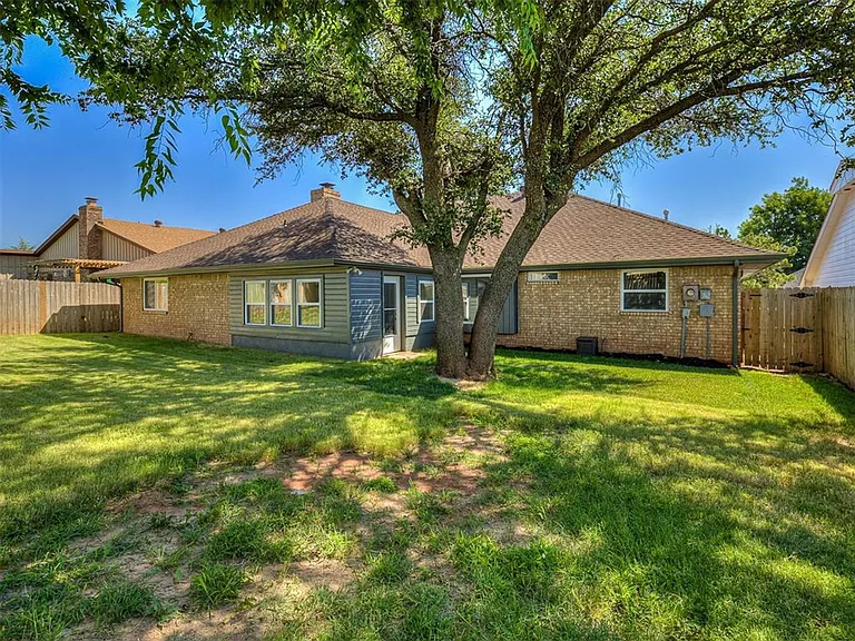 6917 Woodridge Ave — Photo 37