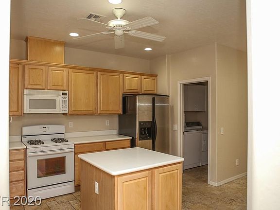 3rd image of 8951 Sandy Isle Ct #8951