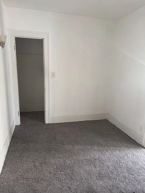 2 bed, 1.0 bath, 1056 sqft, $1,000 — Photo 2