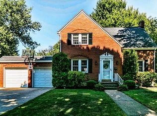 327 Cherokee Dr, Erie, PA 16505