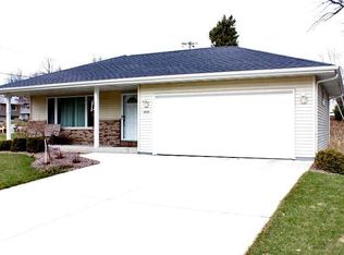 2514 Ridgeway Cir, Sheboygan, WI 53081