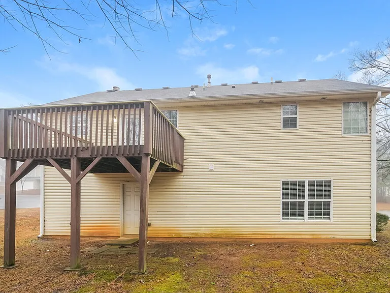 409 Robin Hill Ln — Photo 17
