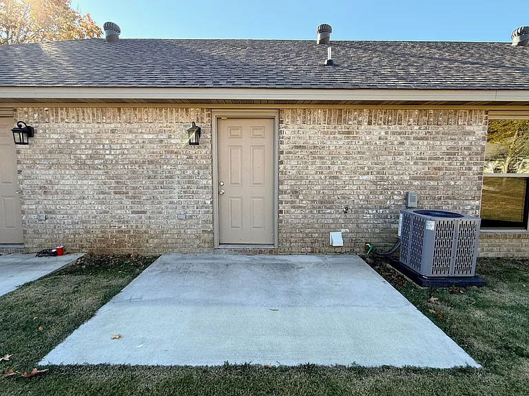 907 Thomas St #B — Photo 10