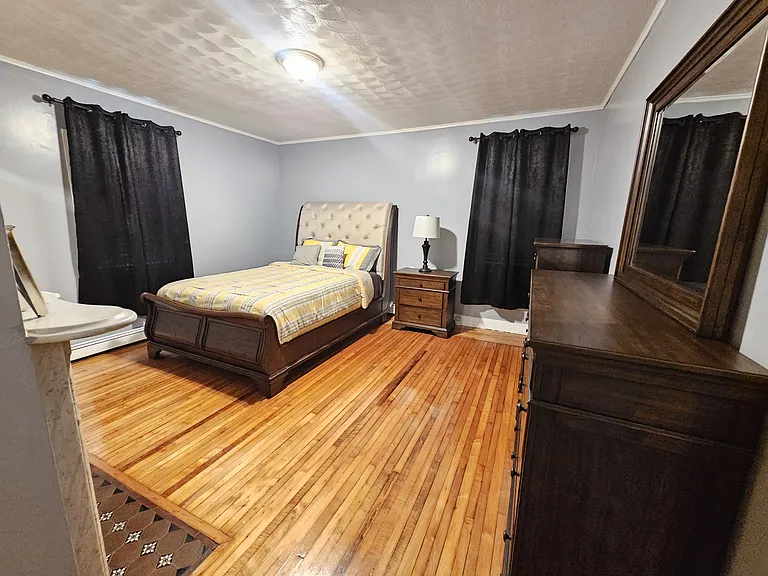28 Cedar St #1 — Photo 5