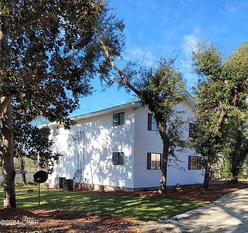 7322 Highway 2302 Photo 1