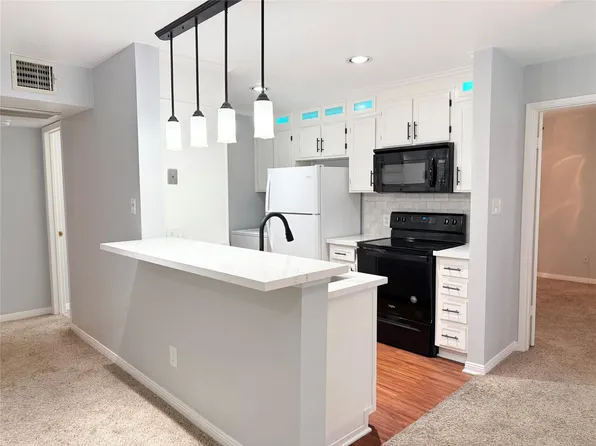 2626 Holly Hall St APT 1208, Houston, TX 77054