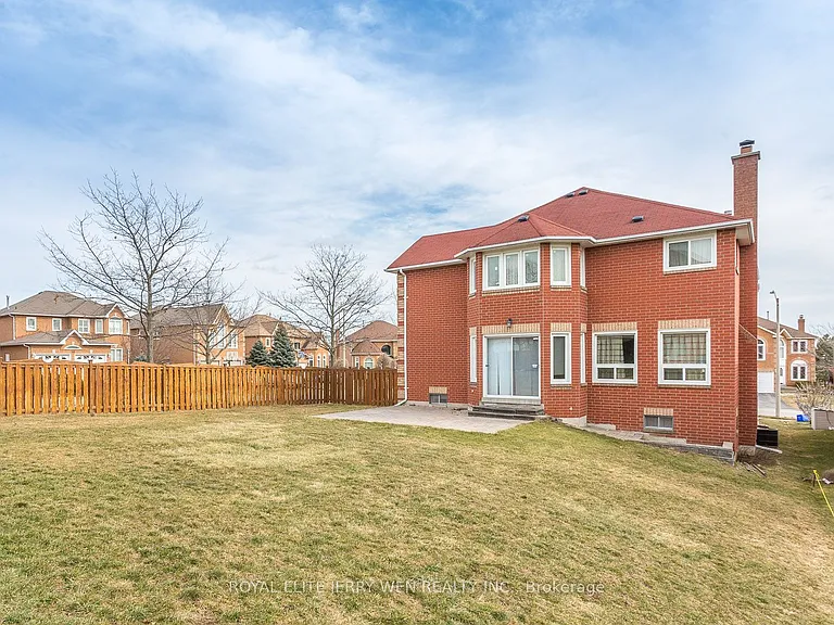 39 Florentine Cres — Photo 11