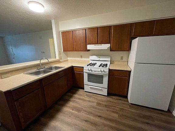 4th image of 1606 S 16th St APT 3