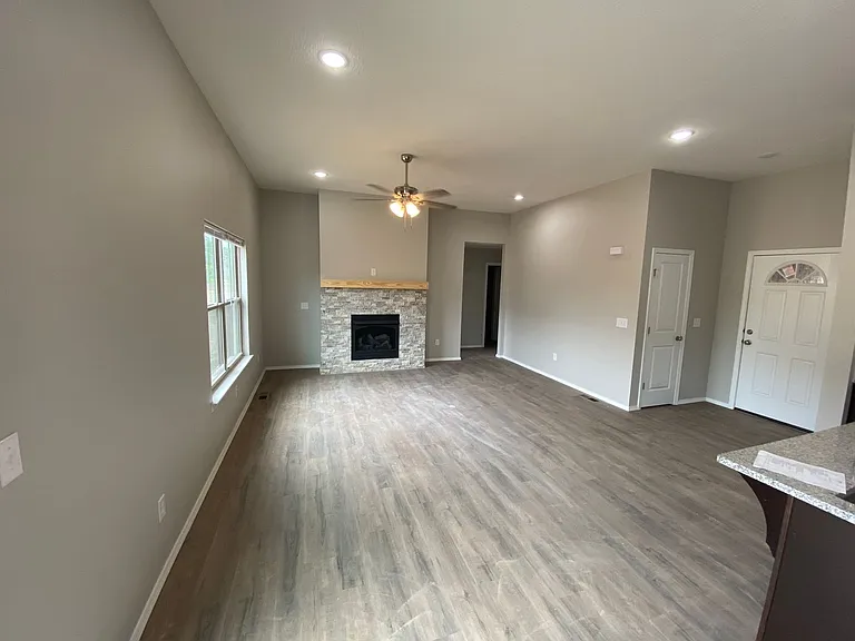 408 E Wright St — Photo 14