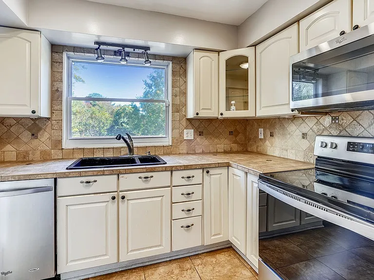 8151 Turn Loop Rd — Photo 4