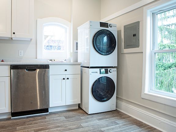 3rd image of 62 Union St #B