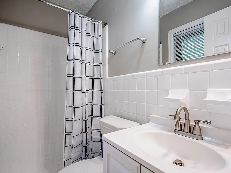 Walnut Cir SW — Photo 4