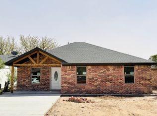 711 15th St, Abernathy, TX 79311