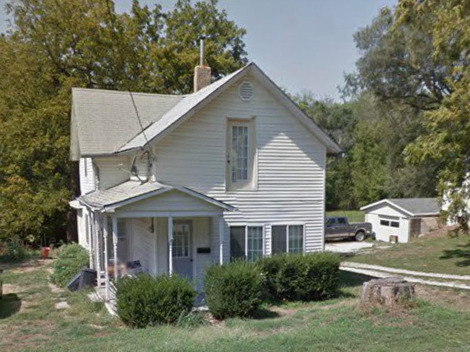 1st image of 537 N 1st St